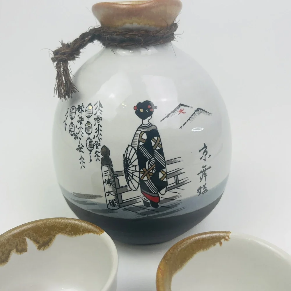 Tokkuri Sake‎ Bottle and Ochoko Sake Tea Cup Handpainted Geisha Design